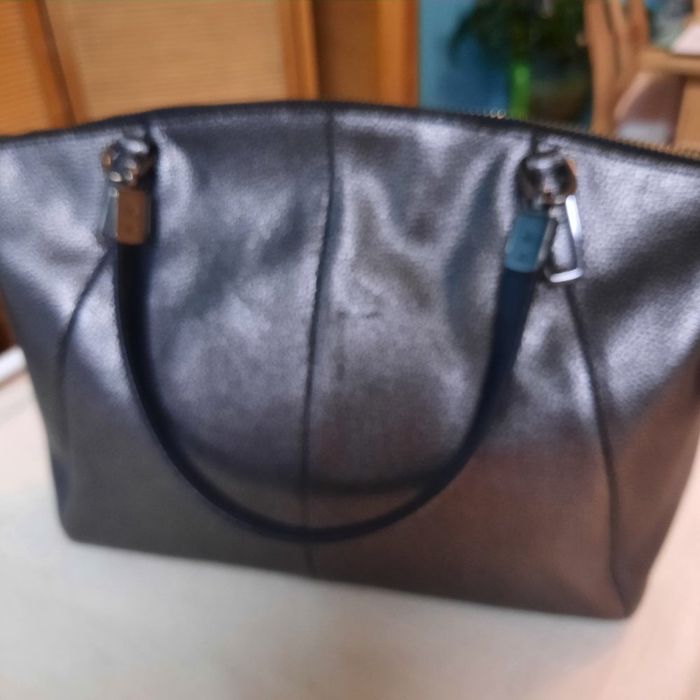 Coach purse - Picture 2 of 4